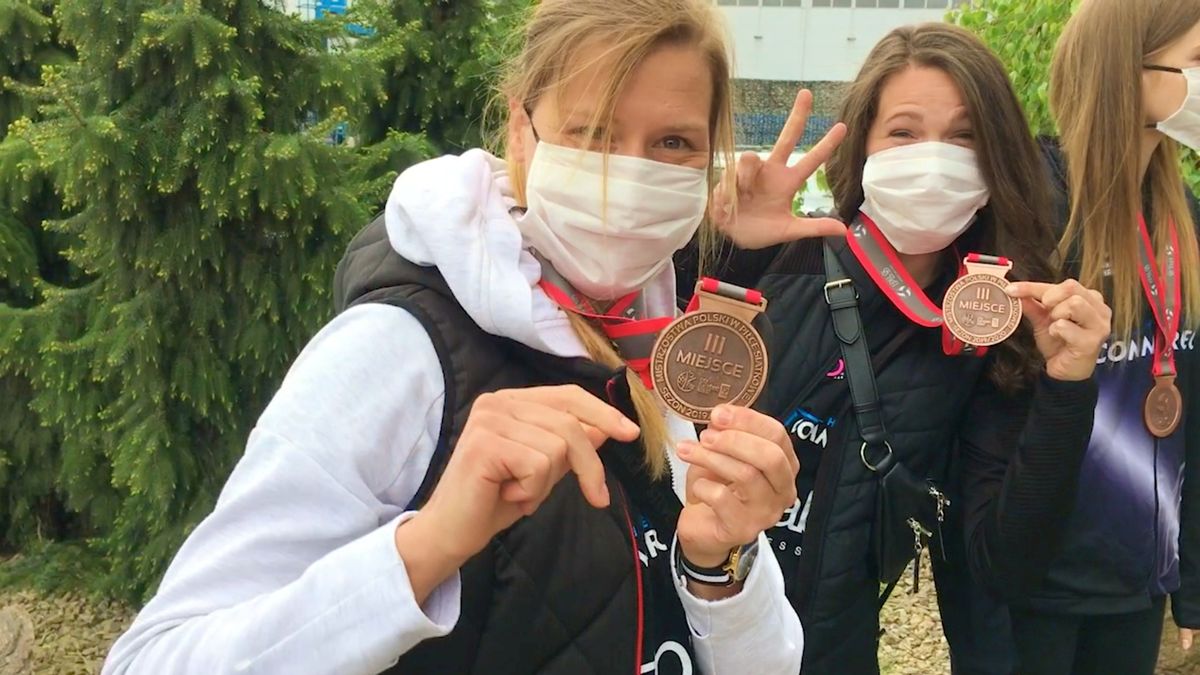 Materiały prasowe / Polska Liga Siatkówki / Na zdjęciu: Ewa Kwiatkowska (z lewej) i Aleksandra Wójcik (z prawej)