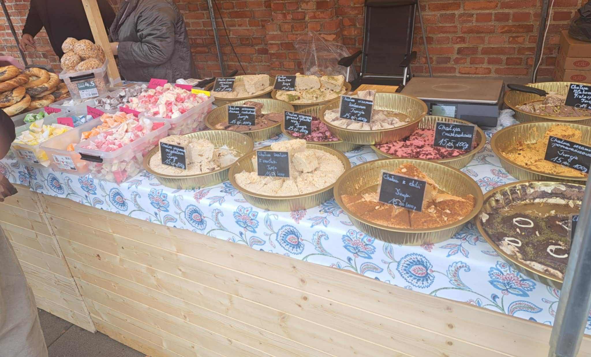 Oto, co można kupić przy cmentarzu