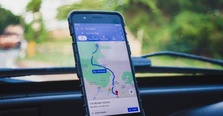 Mapy Google z trybem dla kierowców także u nas? Mogą zastąpić Android Auto