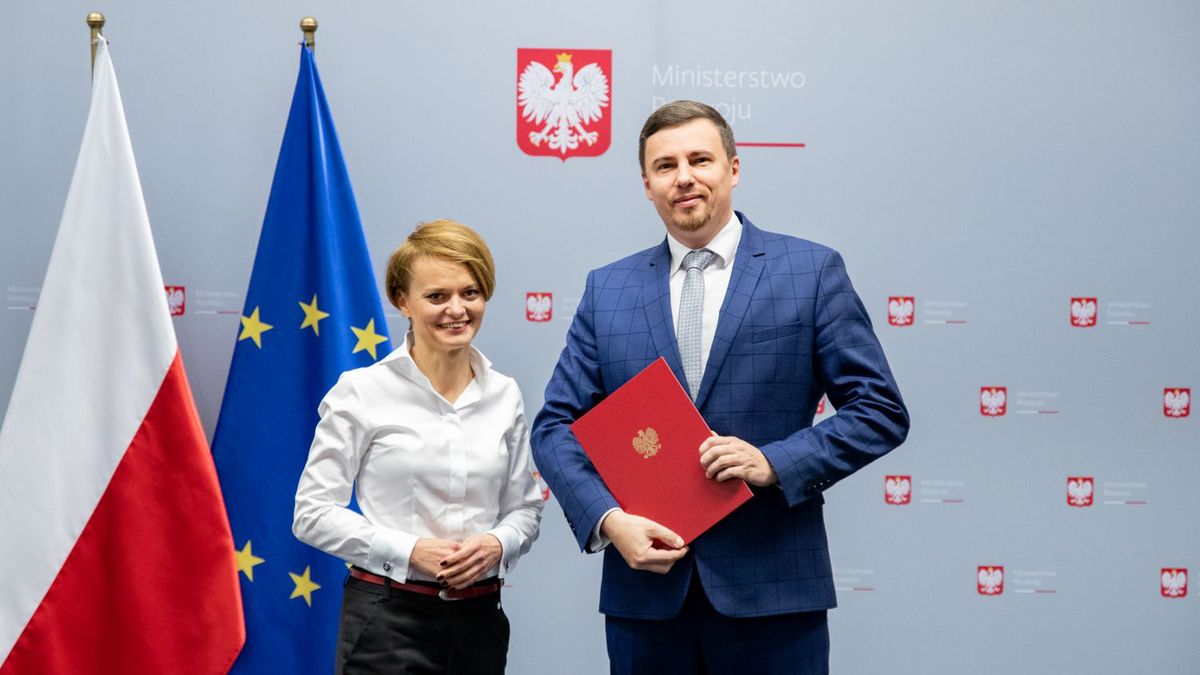 Robert Nowicki zajmował się w rządzie budownictwem.