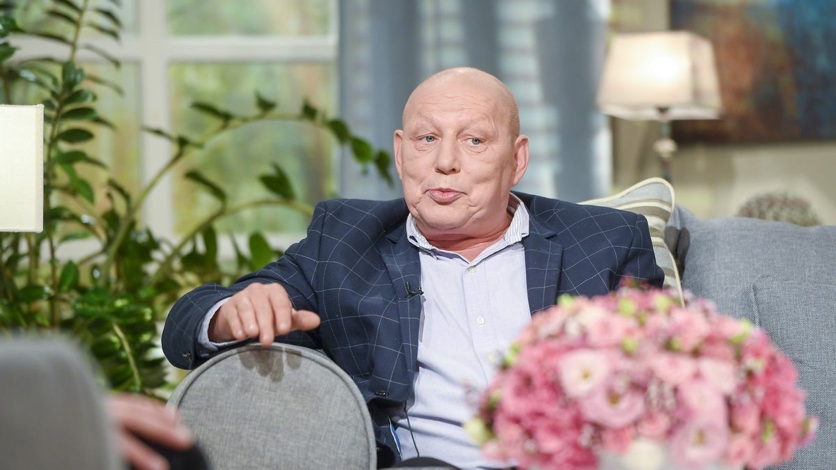 Krzysztof Jackowski to najbardziej znany jasnowidz w całym kraju. Ile może zarabiać w internecie?