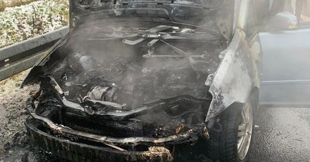 Pożar samochodu był dopiero początkiem jego problemów. Policja ujawnia