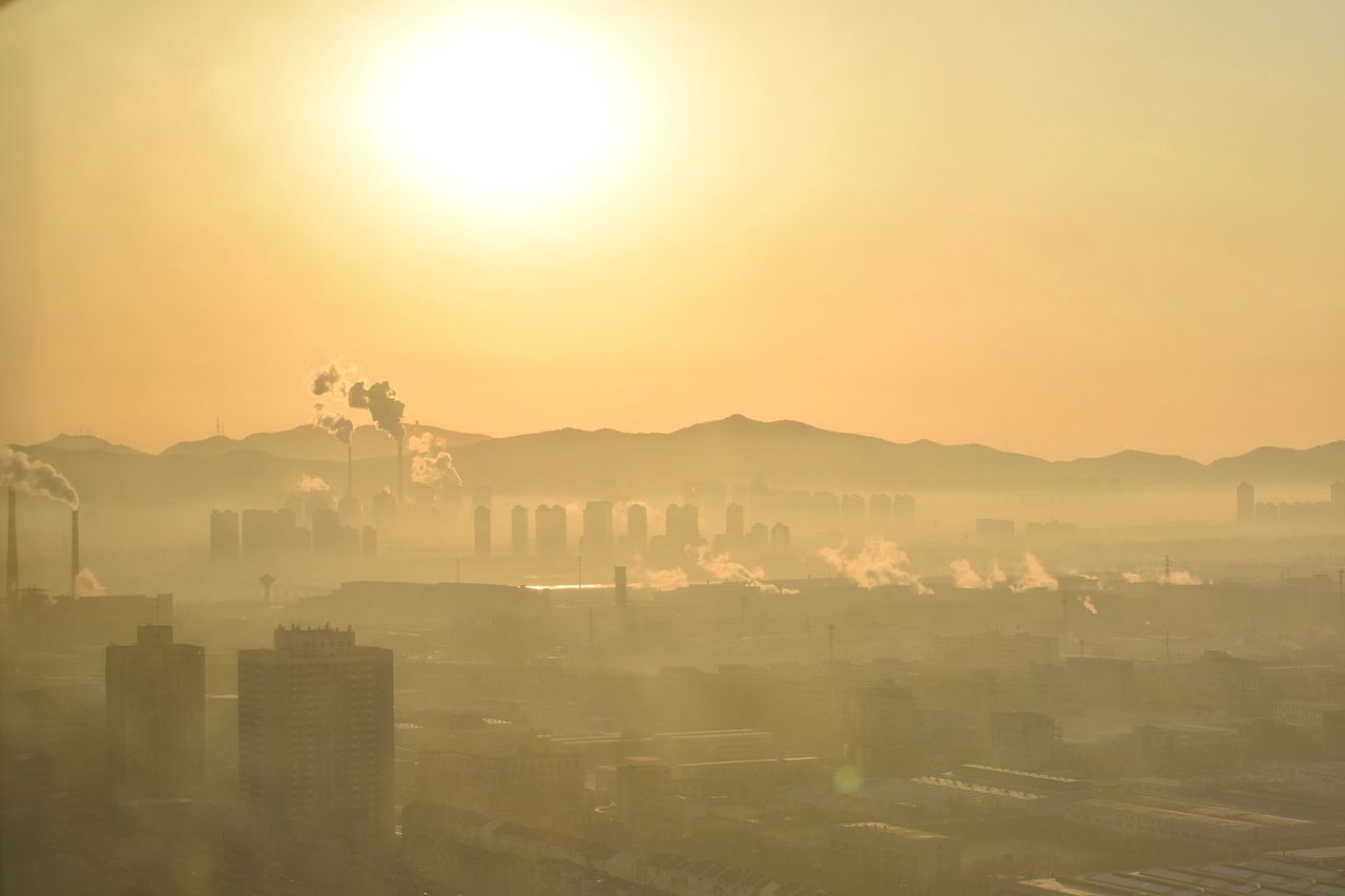 Koronawirus. Smog zwiększa ryzyko śmiertelności. Naukowcy biją na alarm