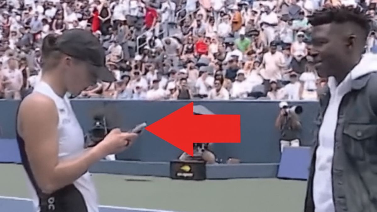 Twitter / US Open / Iga Świątek pisała wiadomość tuż przed wywiadem na korcie