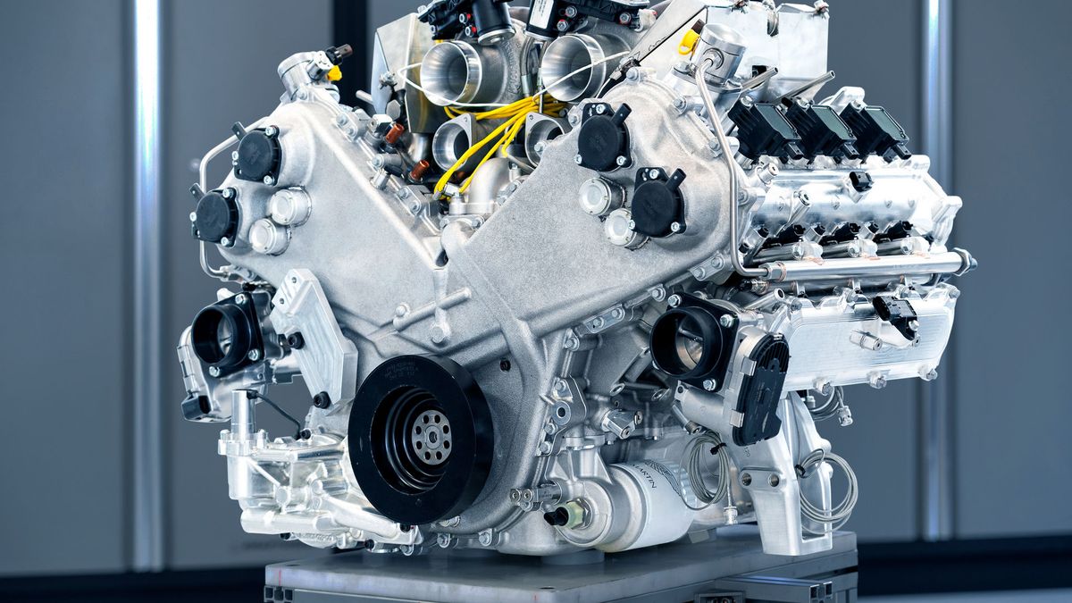 Nowy silnik Astona Martina wyróżnia się kompaktowymi rozmiarami i niską wagą.