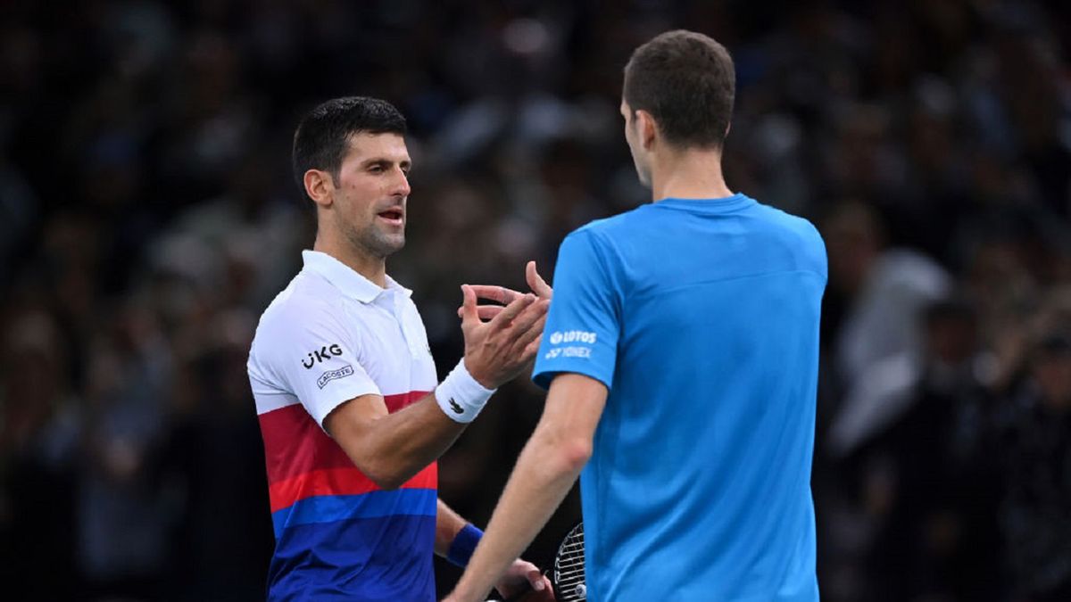 Novak Djoković i Hubert Hurkacz dziękują sobie za grę