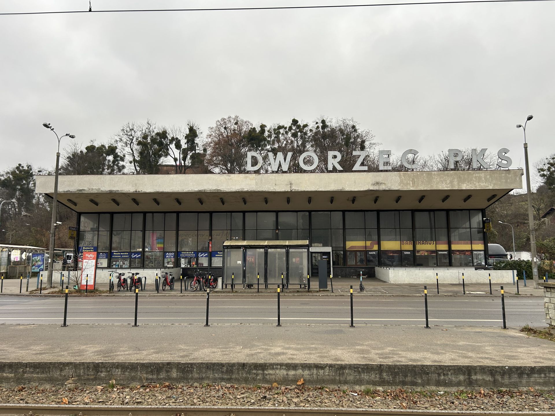 Deweloper chce zburzyć budynek dworca