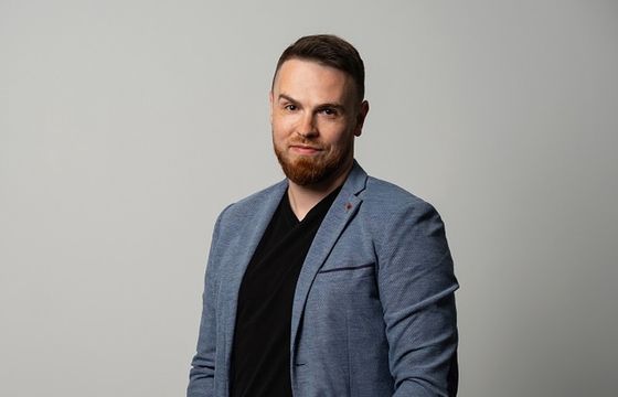 Maciej Kapuściński performance media directorem Freundschaft Commerce