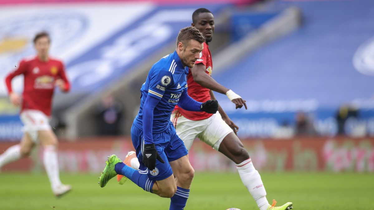 PAP/EPA / CARL RECINE / Na zdjęciu: Jamie Vardy (z lewej) oraz Eric Bailly 