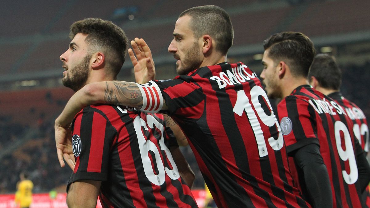 Zdjęcie okładkowe artykułu: Getty Images / Marco Luzzani / Na zdjęciu: piłkarze AC Milan