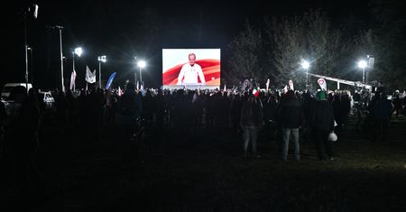 Debata w TVP. Długie pytania, krótkie odpowiedzi i przytyki polityków