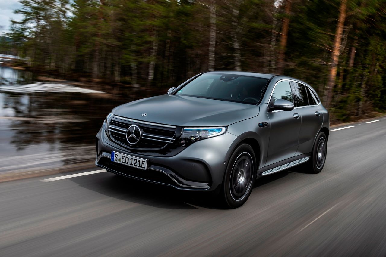 Mercedes-Benz EQC to w pełni elektryczny SUV z ponad 400-konnym napędem.