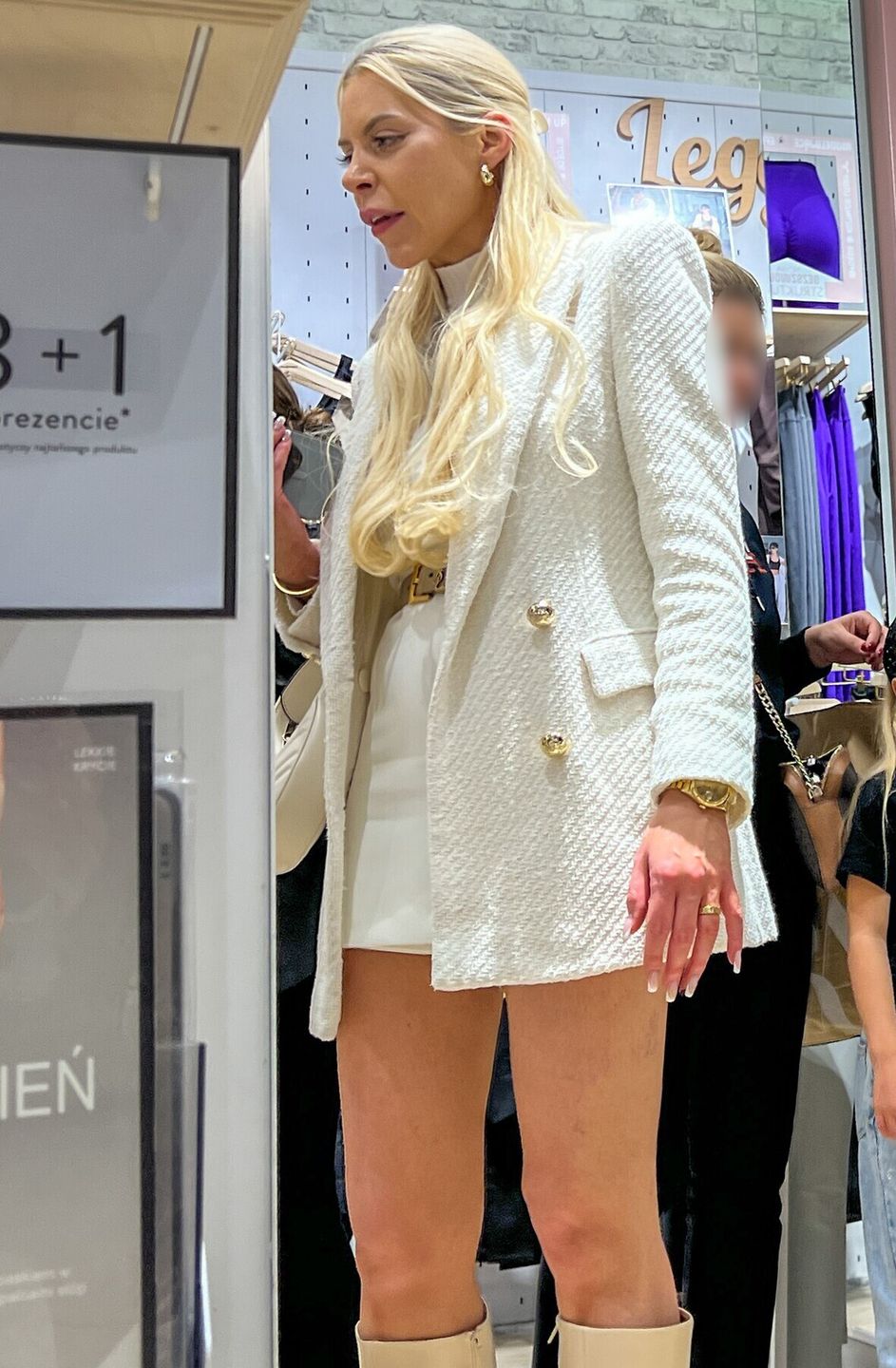 Julia von Stein i jej partner "przyłapani" podczas zakupów
