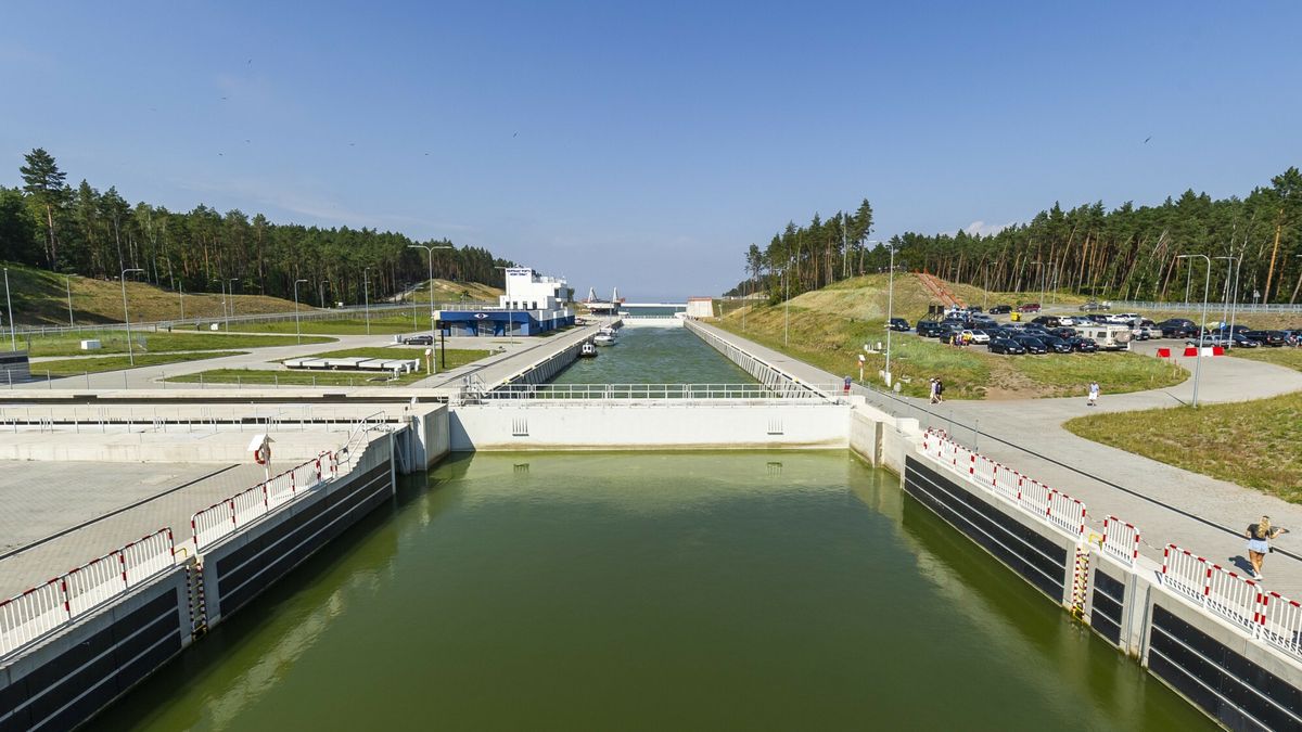 Przekop Mierzei Wiślanej miał otworzyć morski port w Elblągu na Bałtyk. Ale brakuje pogłębienia ostatnich 900-metrów toru wodnego