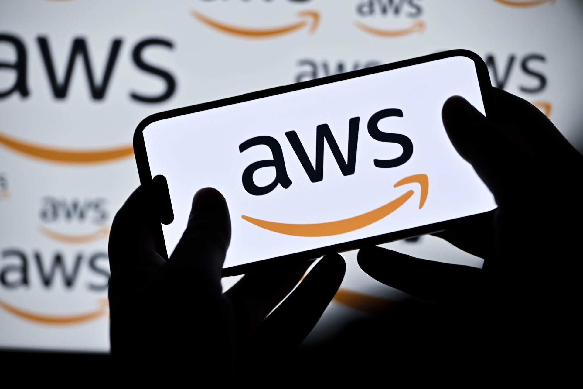 Słaby punkt Bahrajnu? Iran uszkodził centrum Amazon