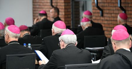 Korporacja biskupów nie chce prawdy. Bo to ona będzie oskarżona [OPINIA]
