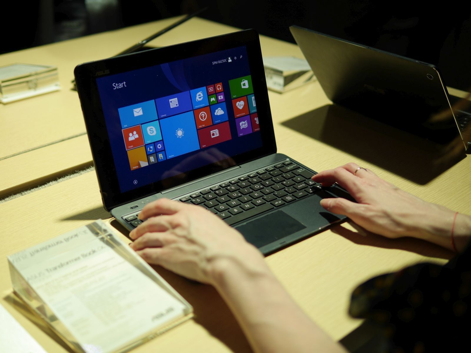 CES 2015: Asus Transformer Book T90 Chi i T100 Chi. Jest smuklej i ładniej 2