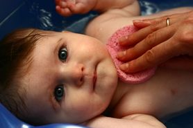 Jak bezpiecznie kąpać dziecko?