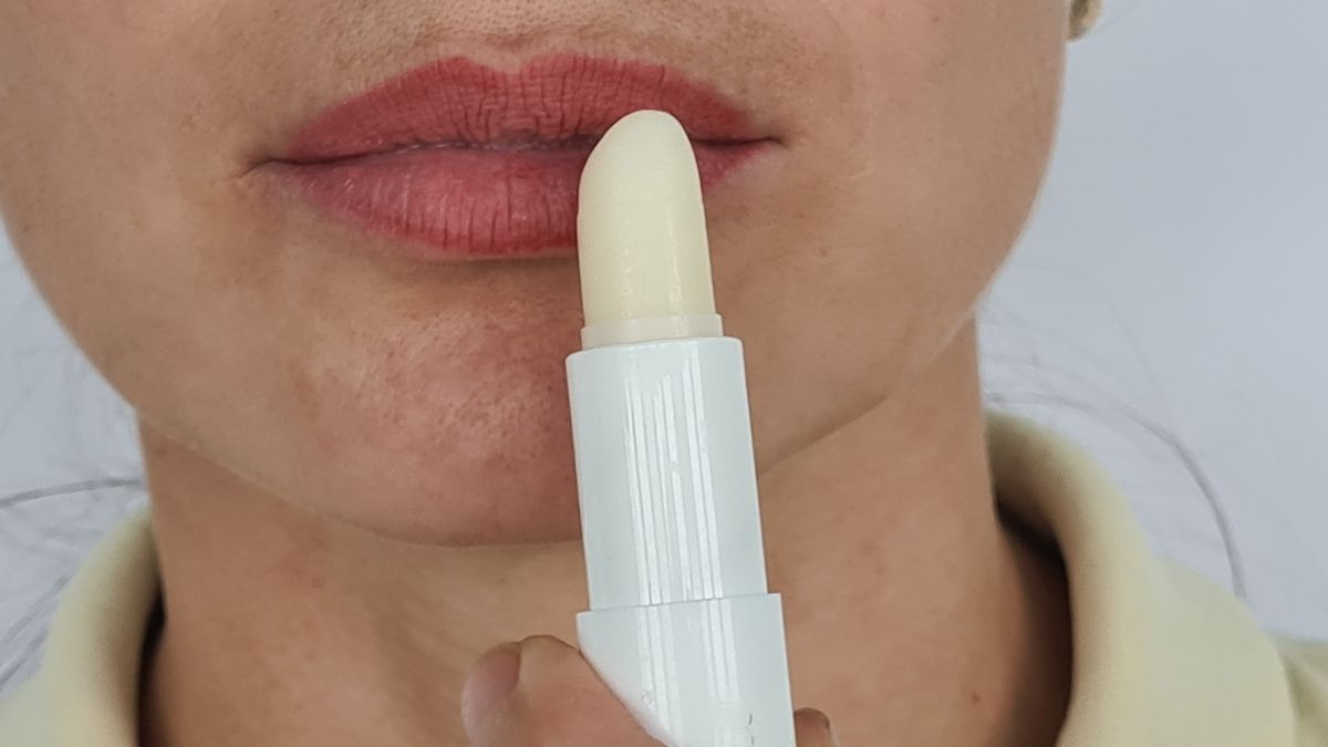 Kwas palmitynowy to składnik niektórych pomadek ochronnych.