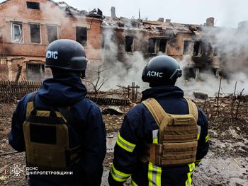 Rosyjskie ataki. Kilkunastu rannych po uderzeniu w budynku mieszkalne
