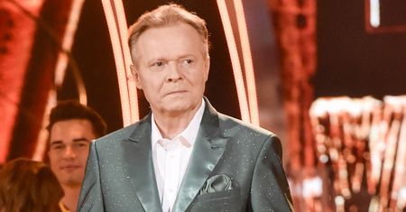 Bajor zaszczepił się poza kolejką. "To szlachetne działanie"