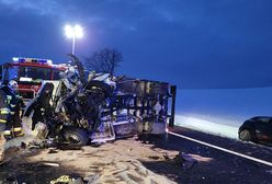 Karambol na Pomorzu. Zderzyły się auta osobowe i ciężarówka