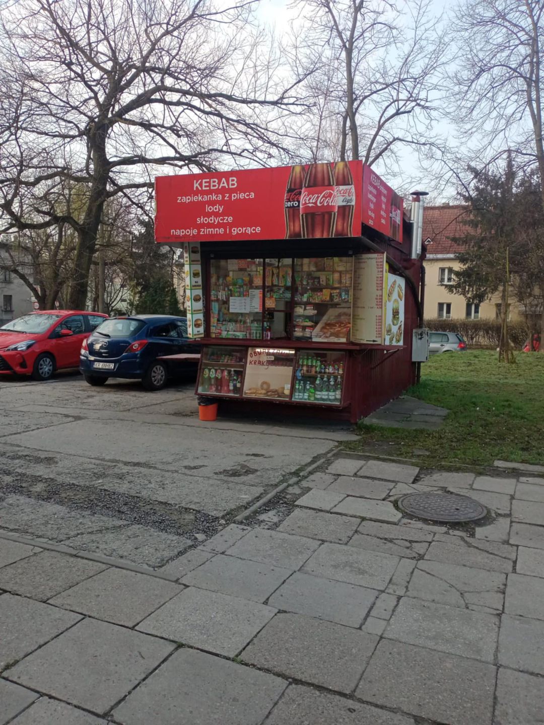 Kiosk stoi w okolicy dworca PKP Kraków Płaszów od 25 lat