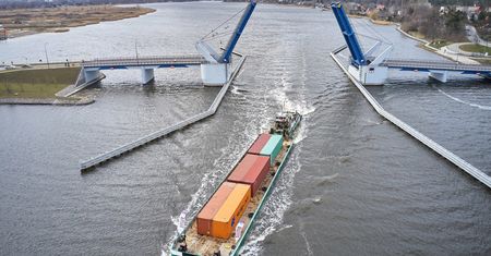 Pierwszy w historii komercyjny rejs po Wiśle