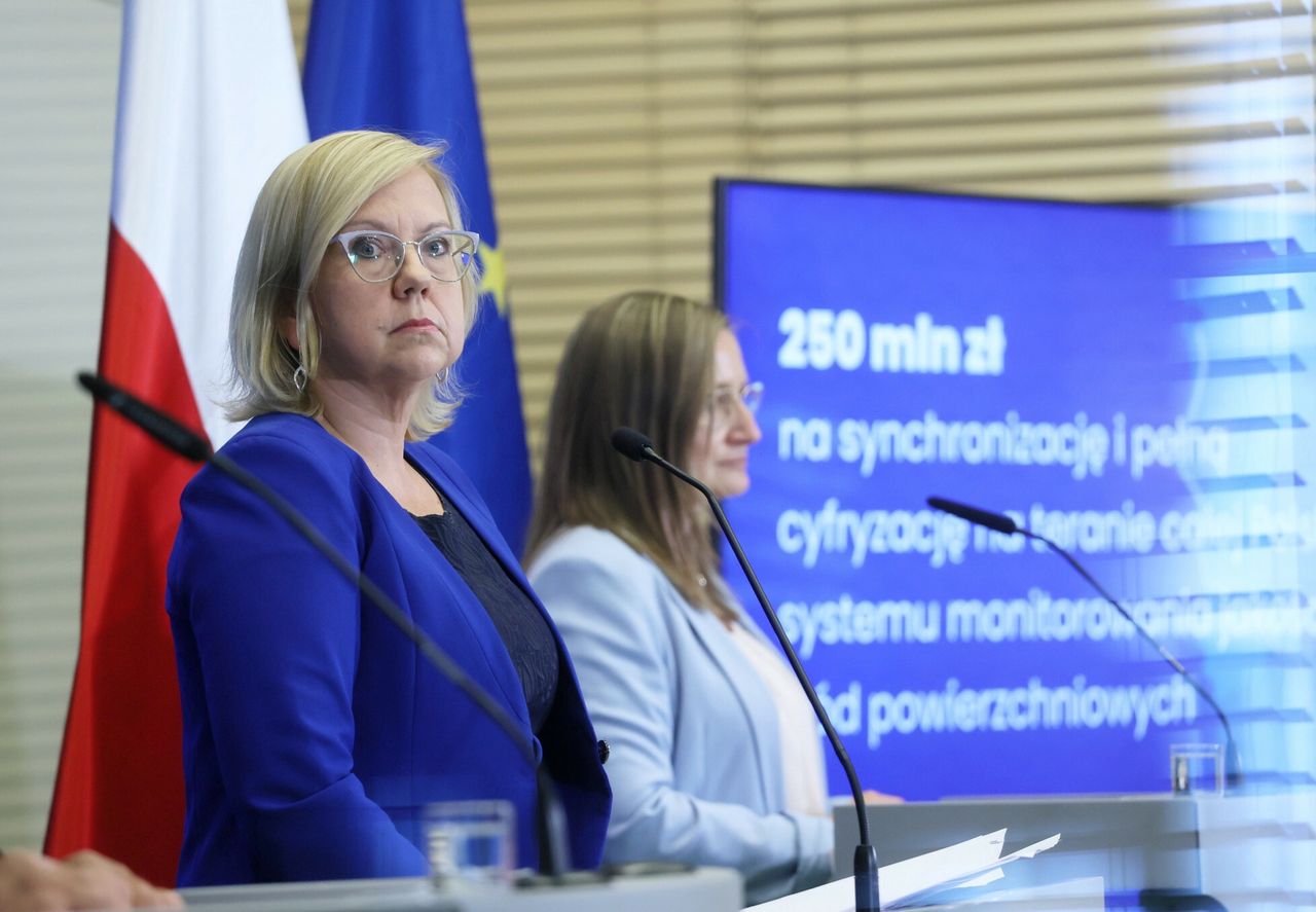 Minister Anna Moskwa I Magda Gosk z GIOŚ na konferencji o sytuacji na Odrze