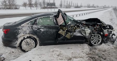 Roztrzaskał audi na naczepie ciężarówki