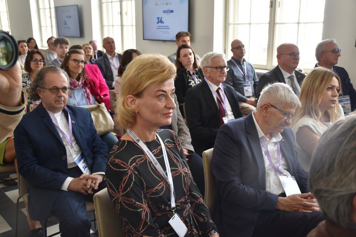 Konferencja Zdrowych Miast Polskich na Uniwersytecie Kaliskim. To spotkania przedstawicieli miast z całej Polski z ekspertami w dziedzinie zdrowi