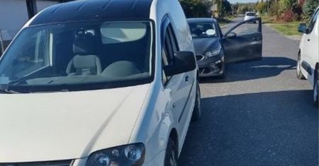 Co chwila zjeżdżał na pobocze. Policjanci zatrzymali go do kontroli
