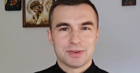 Ksiądz z TikToka wywołał burzę. Wypowiedział się ws. Jana Pawła II