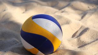 To mistrzynie i mistrzowie powiatu malborskiego 2025 w siatkówce plażowej. Wśród chłopców całe podium dla II LO