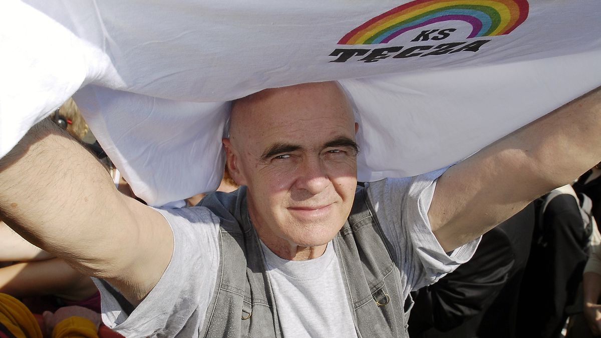 Nagrobek Stanisława Tyma po 8 miesiącach. Tak wygląda