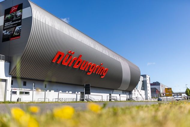 Wystarczy zapłacić 30 euro, aby pokonać jedno okrążenie Nurburgringu