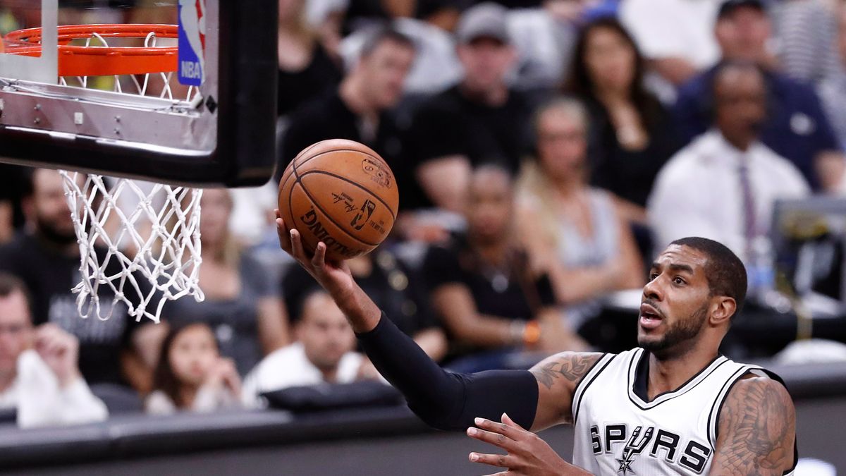 Zdjęcie okładkowe artykułu: PAP/EPA / LARRY W. SMITH / LaMarcus Aldridge - zawodnik San Antonio Spurs