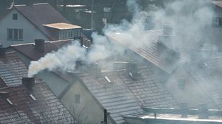 Ogrzewanie domu tej zimy mocno uderzy po kieszeni. Co opłaca się najbardziej?