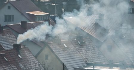 Ogrzewanie domu tej zimy mocno uderzy po kieszeni. Co opłaca się najbardziej?