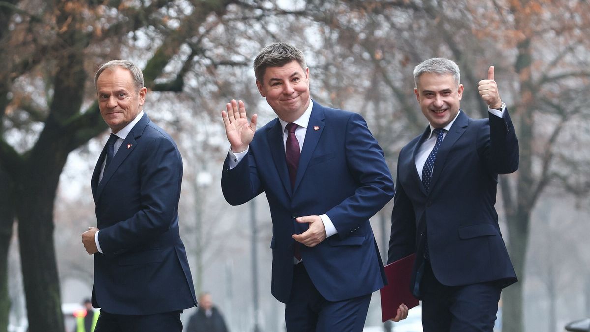 Nowy rząd, na czele którego stoi premier Donald Tusk (z lewej), czeka wiele decyzji, także tych personalnych