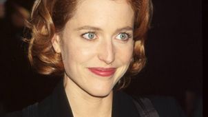 Gillian Anderson wprost o doświadczeniach z kobietami. Wspiera społeczność LGBT+