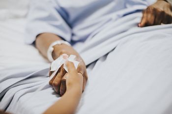 Listonosz nie przyniesie świadczenia wspierającego. Trzeba podać numer konta