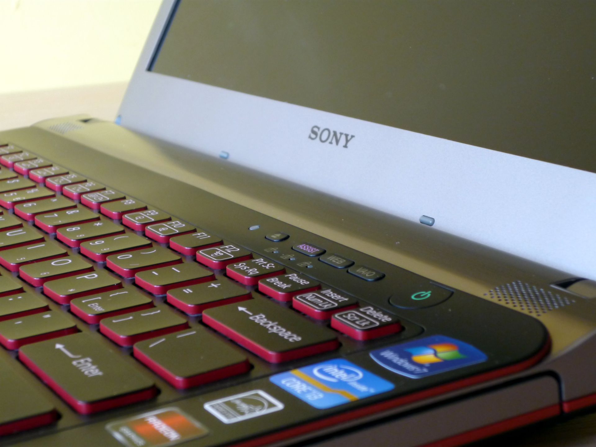 Sony VAIO E14 – 14-calowy obiekt pożądania [test] 13