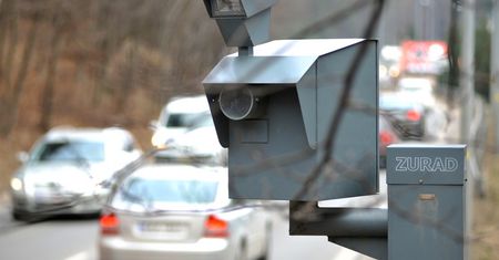 Raport NIK o drogach. Izba: odebrać strażom miejskim prawo do używania mobilnych fotoradarów