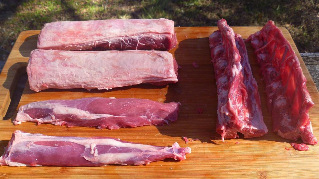 Surowa polędwica z jagnięciny australijskiej bez kości (samo mięso)