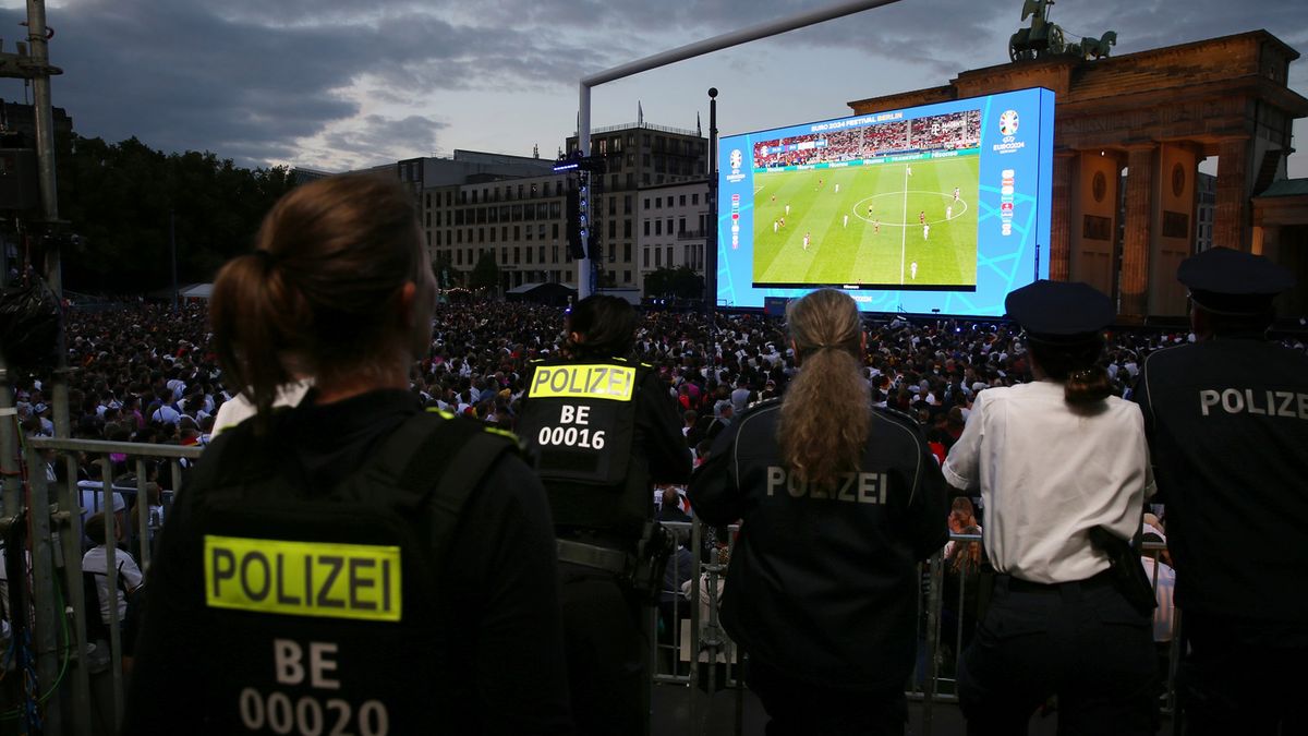 Zdjęcie okładkowe artykułu: Getty Images / Maryam Majd / Na zdjęciu: niemiecka policja