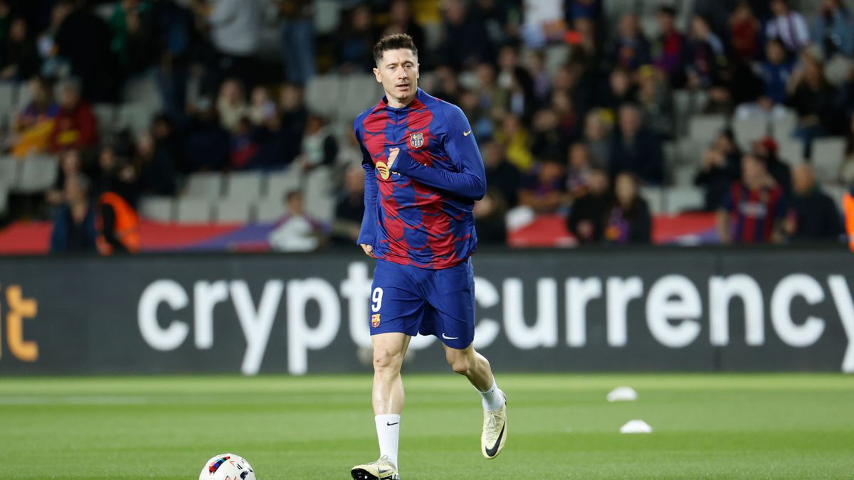 PAP/EPA / Toni Albir / Robert Lewandowski