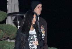 Kourtney Kardashian całuje się z Travisem Barkerem. Miłość kwitnie