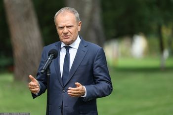 Nocna zmiana na stacjach. Premier zabrał głos