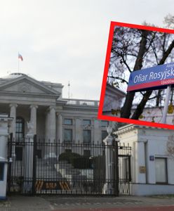Symboliczna zmiana przed ambasadą Rosji